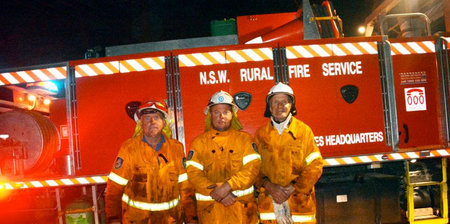 Locals join bushfire crisis
