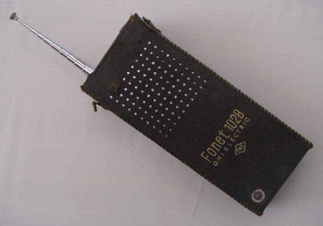 1964 Radio Handheld Field Fonet 102B in Case