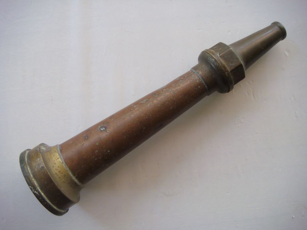 1940s 6tpi Brass Coppe Branch no lugs and 1 Nozzle odd thread 58 370mm Nozzle with aperture 1940s 6tpi Brass Coppe Branch no lugs and 1 Nozzle odd thread 58 370mm Nozzle with aperture