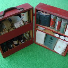 1955 Muscle Creek Firs Aid Kit 1955 Muscle Creek Firs Aid Kit
