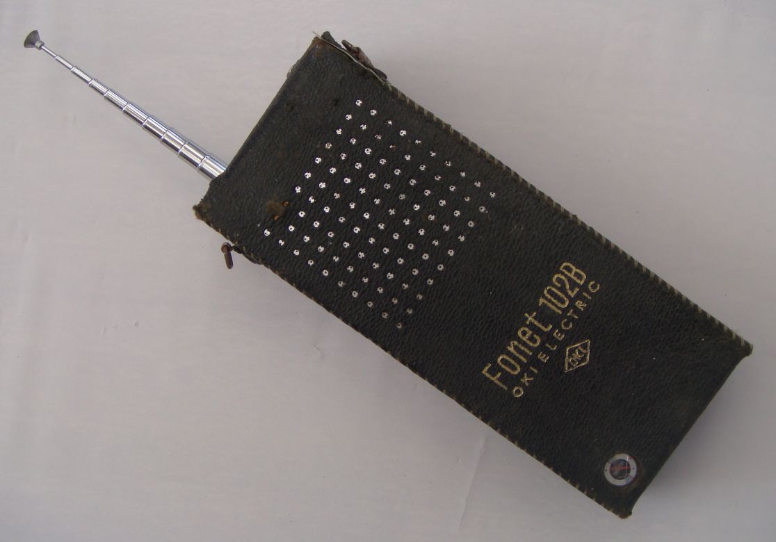 1964 Radio Handheld Field Fonet 102B in Case 1964 Radio Handheld Field Fonet 102B in Case