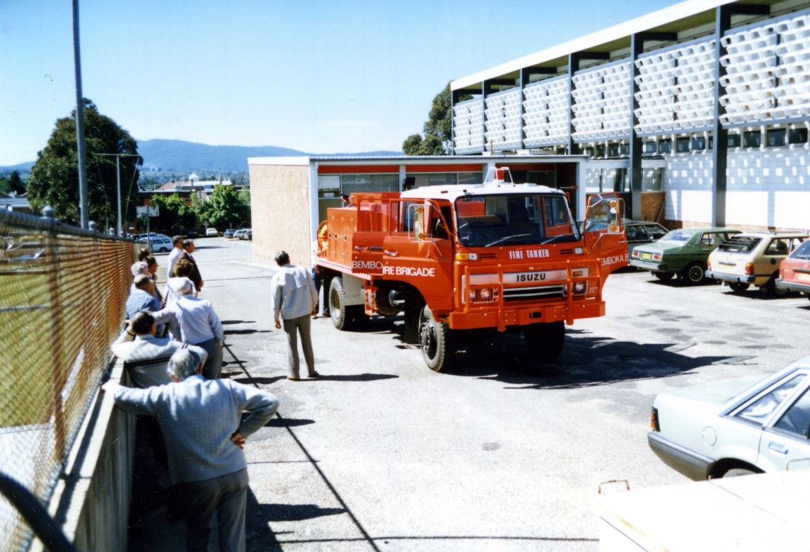 1986 Presentation of Isuzu to Bemboka Brigade, Bega Valley